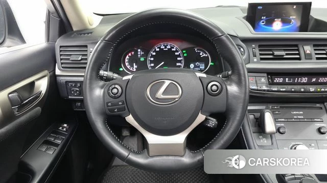 Lexus CT200h 2018 Белый из Кореи, фото 4