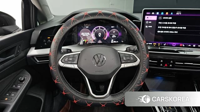 Volkswagen Golf 8th Generation 2026 Черный из Кореи, фото 4