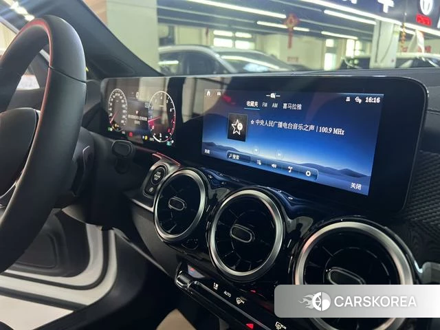 Mercedes-Benz GLB 2024 Белый из Китая, фото 4