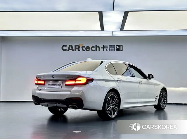 BMW 5 series 2023 Белый из Китая, фото 4