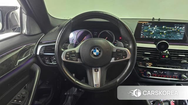 BMW 5 Series (G30) 2018 Белый из Кореи, фото 4