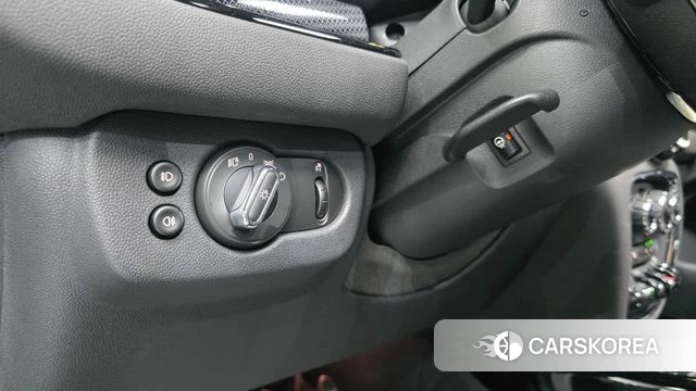 Mini Cooper Clubman 2023 Белый из Кореи, фото 4