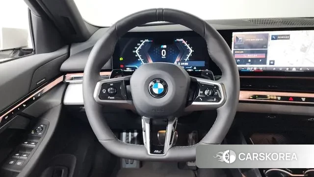 BMW 5 Series (G60) 2024 Белый из Кореи, фото 4