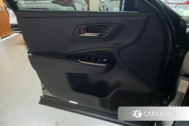 Toyota Crown Crossover 2025 Серый из Кореи, фото 4