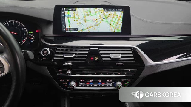 BMW 5 Series (G30) 2018 Серый из Кореи, фото 4
