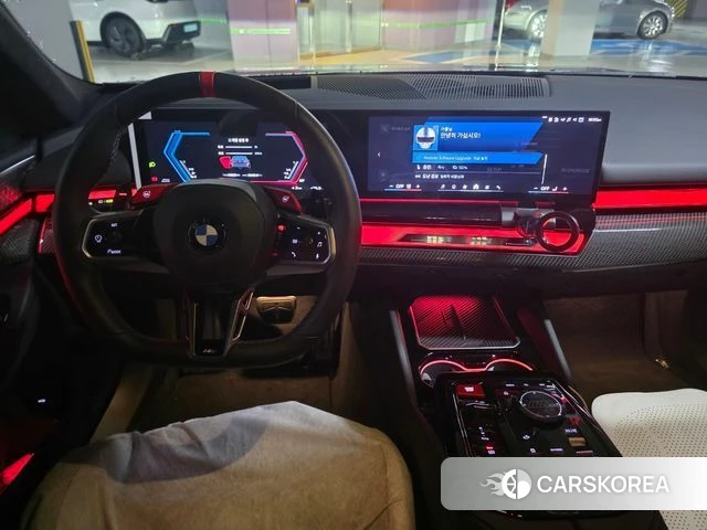 BMW M5 (G90) 2026 Черный из Кореи, фото 4