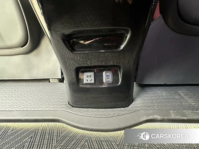Toyota Hiace 2024 Черный из Китая, фото 4