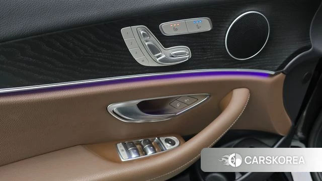 Mercedes-Benz E-Class W213 2022 Черный из Кореи, фото 4