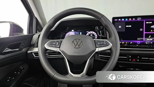 Volkswagen Golf 8th Generation 2026 Черный из Кореи, фото 4