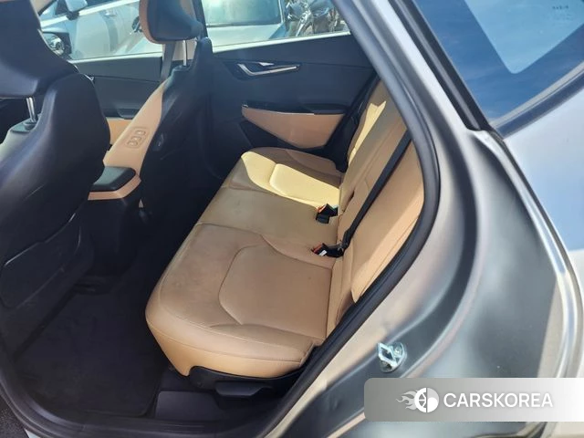 Kia EV6 2022 Серебристо-серый из Кореи, фото 4