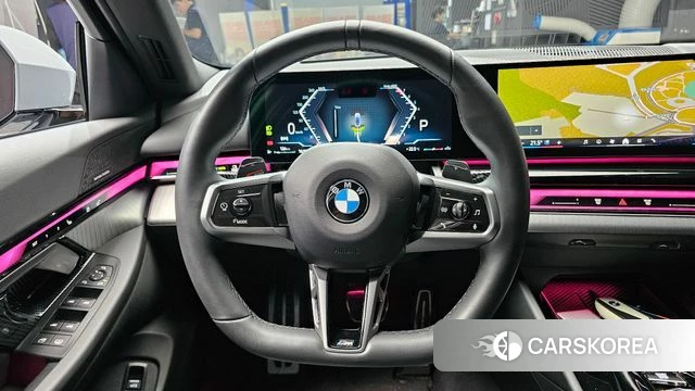 BMW 5 Series (G60) 2024 Светло-серебряный цвет из Кореи, фото 4