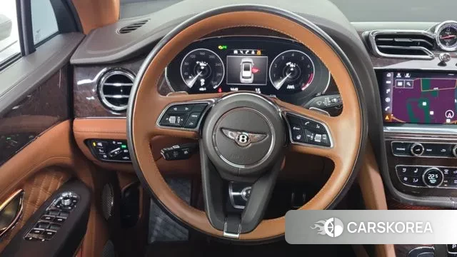 Bentley Bentayga 2021 Белый из Кореи, фото 4