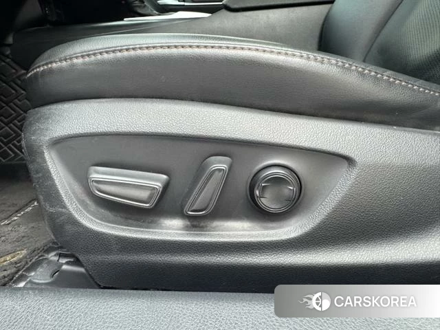 Toyota Camry 2022 Белый из Китая, фото 4