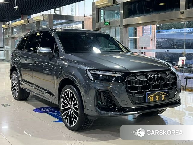 Audi SQ7 2024 Темно-серый из Китая, фото 4