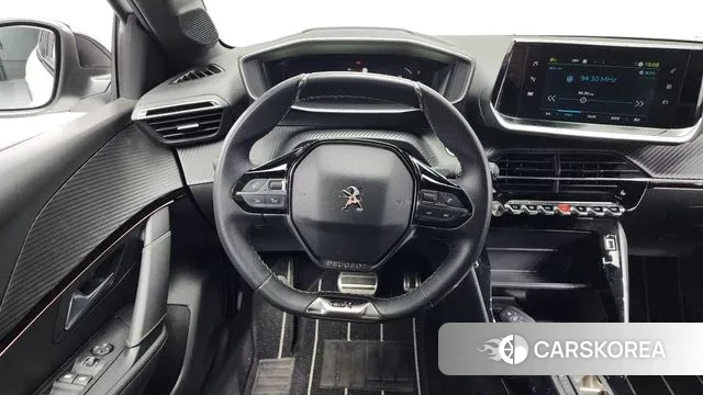 Peugeot e-208 second Generation 2023 Белый из Кореи, фото 4