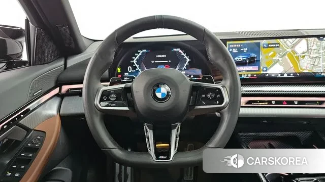 BMW 5 Series (G60) 2024 Черный из Кореи, фото 4