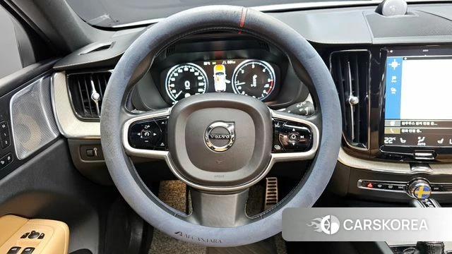 Volvo XC60 second Generation 2018 Белый из Кореи, фото 4