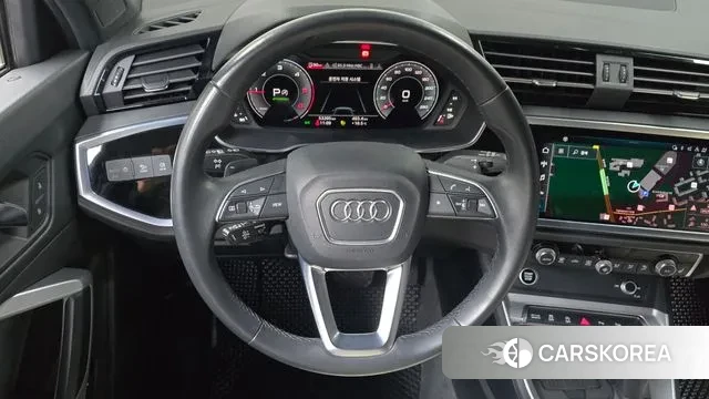 Audi Q3 (F3) 2022 Черный из Кореи, фото 4