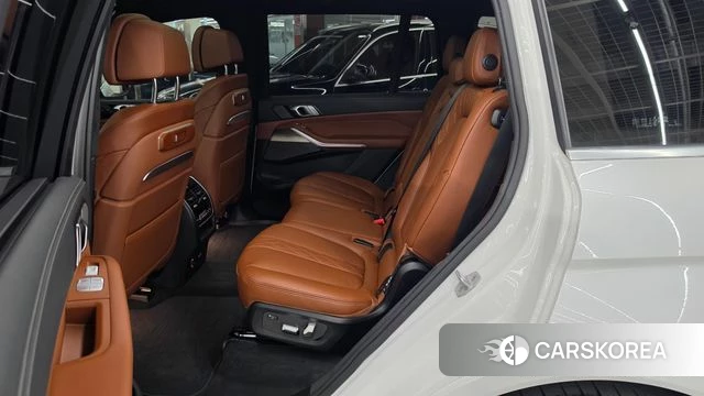 BMW X7 (G07) 2025 Белый из Кореи, фото 4
