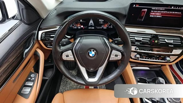 BMW 5 Series (G30) 2021 Белый из Кореи, фото 4