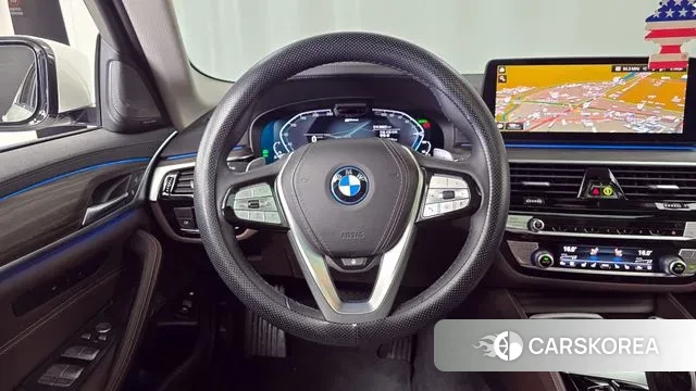 BMW 5 Series (G30) 2022 Белый из Кореи, фото 4