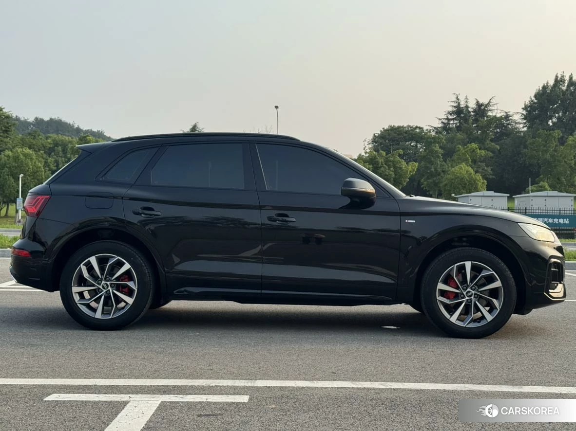 Audi Q5L 2023 Черный из Китая, фото 4