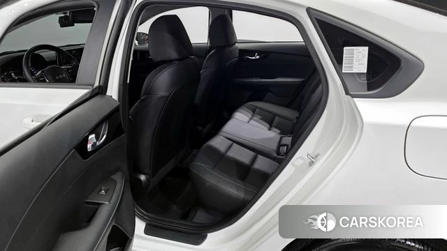 Kia The New K3 2nd generation 2024 Белый из Кореи, фото 4