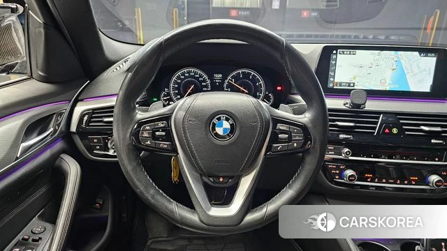 BMW 5 Series (G30) 2018 Цвет галактики из Кореи, фото 4