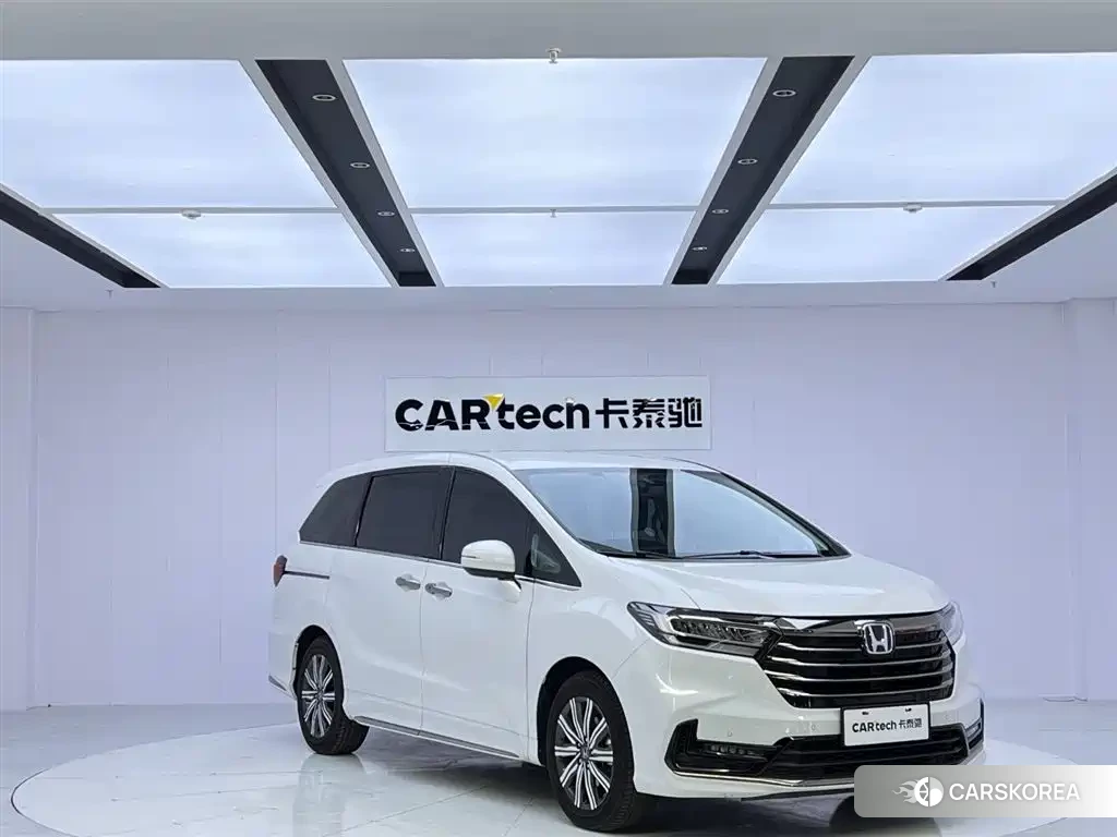 Honda Odyssey 2024 Белый из Китая, фото 4