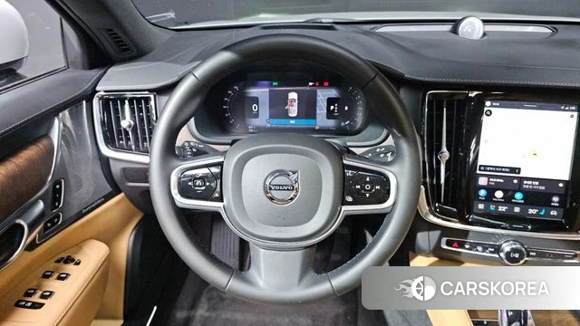 Volvo S90 2024 Серебристо-серый из Кореи, фото 4