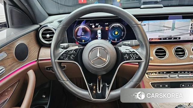 Mercedes-Benz E-Class W213 2022 Белый из Кореи, фото 4