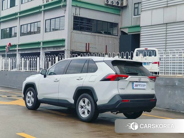 Toyota RAV4 Rongfang 2025 Белый из Китая, фото 4