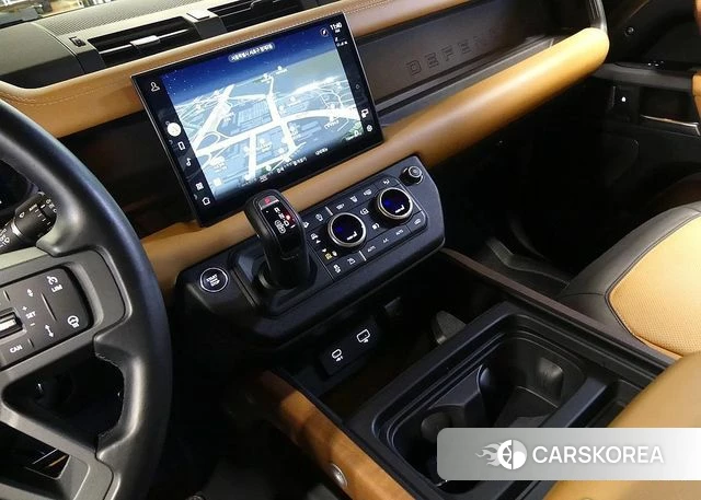 Land Rover Defender (L663) 2023 Коричневый из Кореи, фото 4