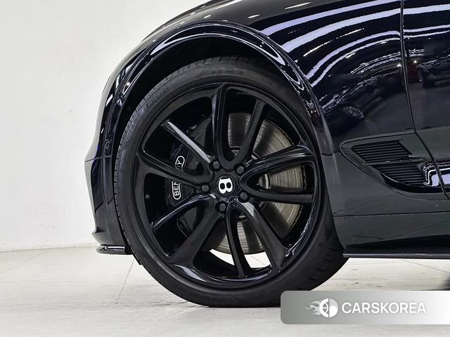 Bentley Continental 2023 Черный из Китая, фото 4