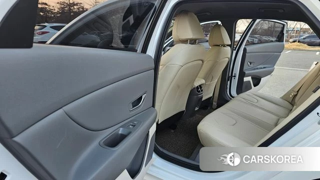 Hyundai The New Avante (CN7) 2023 Белый из Кореи, фото 4