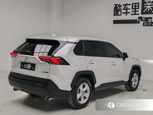 Toyota RAV4 Rongfang 2024 Белый из Китая, фото 4
