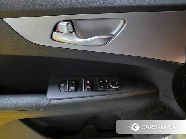 Kia The New K3 2nd generation 2022 Белый из Кореи, фото 4