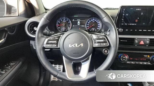 Kia The New K3 2nd generation 2023 Белый из Кореи, фото 4