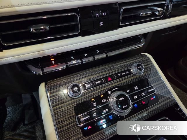 Lincoln Aviator 2nd generation 2021 Красный из Кореи, фото 4