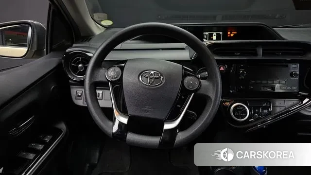Toyota Prius C 2018 Жемчужный цвет из Кореи, фото 4