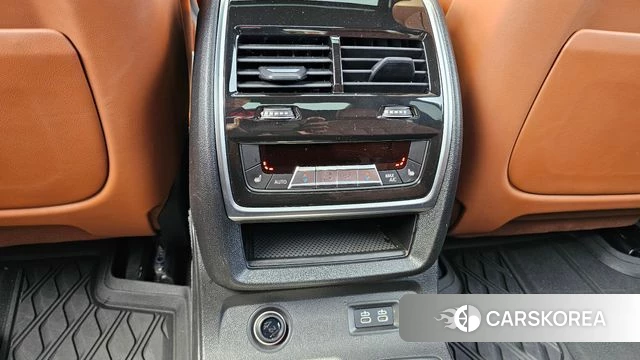 BMW X7 (G07) 2025 Черный из Кореи, фото 4