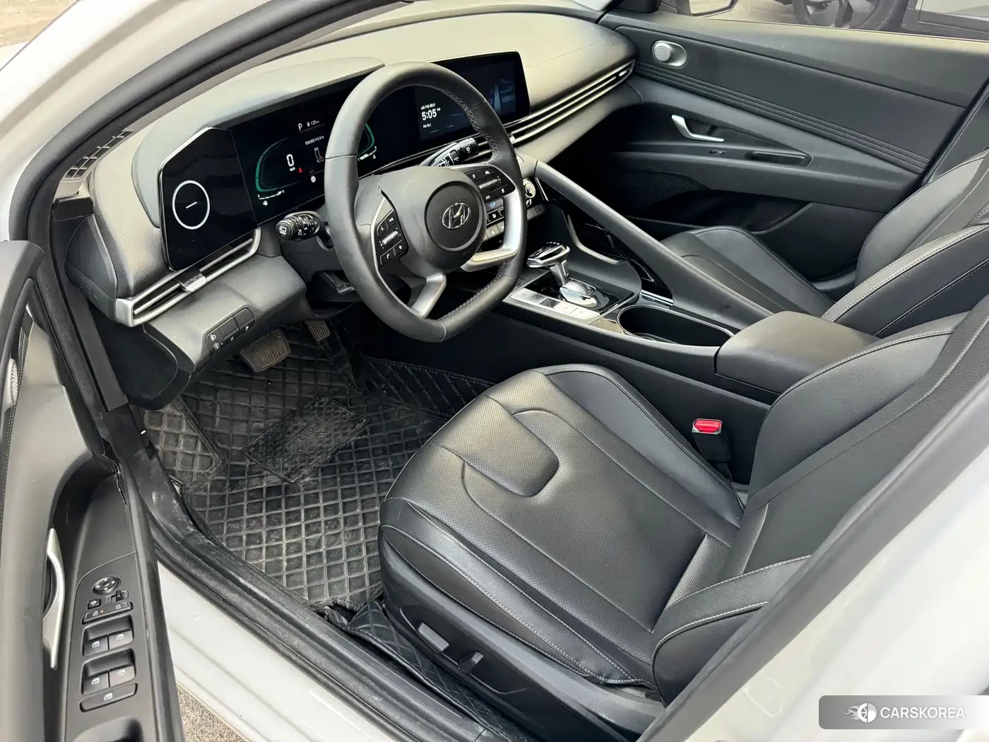 Hyundai Elantra 2023 Белый из Китая, фото 4