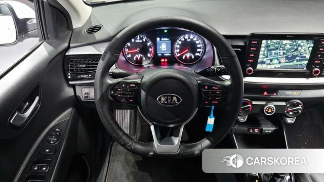 Kia Stonic 2018 Белый из Кореи, фото 4