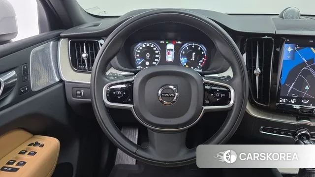Volvo XC60 second Generation 2019 Белый из Кореи, фото 4