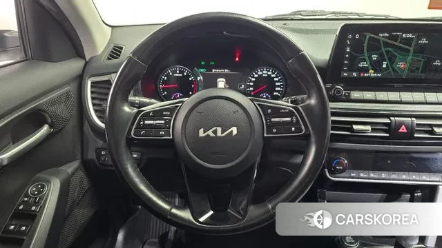 Kia Seltos 2022 Белый из Кореи, фото 4