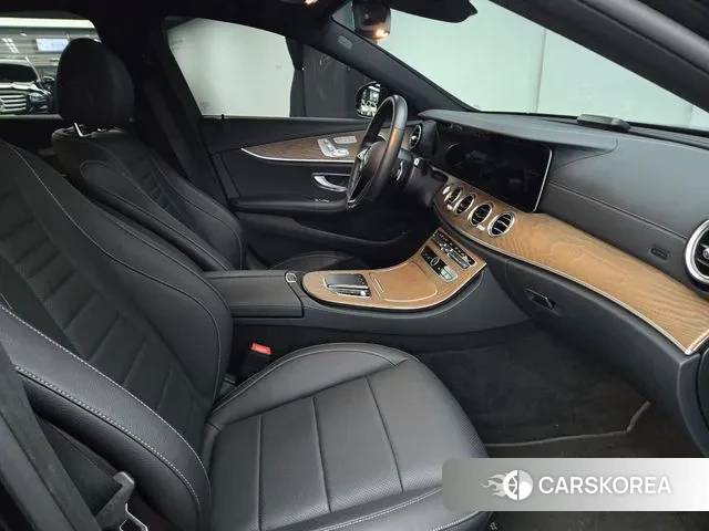 Mercedes-Benz E-Class W213 2022 Черный из Кореи, фото 4