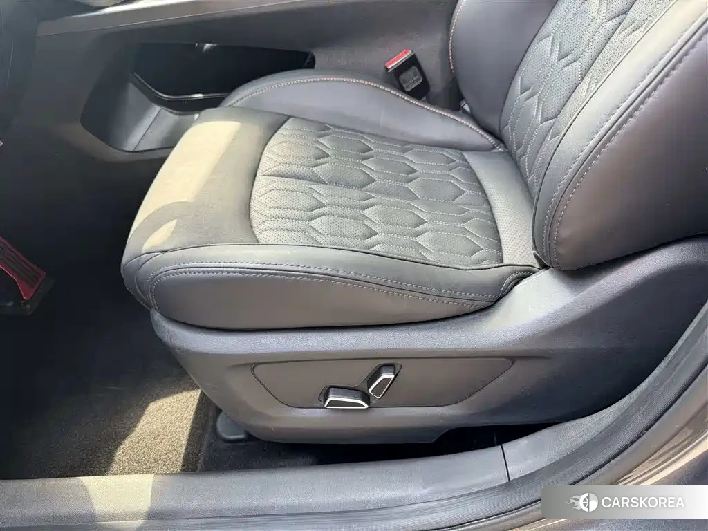 Chang'an Changan UNI-T 2022 Silver/gray из Китая, фото 4