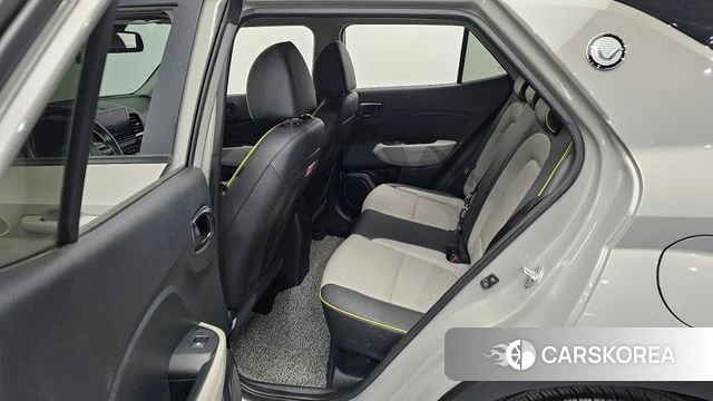 Hyundai Venue 2020 Серебристо-серый из Кореи, фото 4