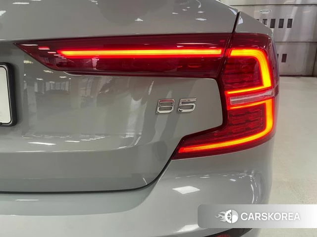 Volvo S60 3rd generation 2024 Серый из Кореи, фото 4