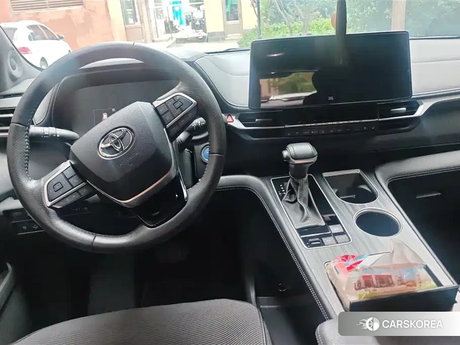 Toyota Sienna 2022 Silver/gray из Китая, фото 4